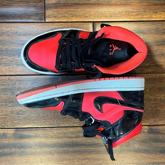 Air Jordan - Picture 2 of 2